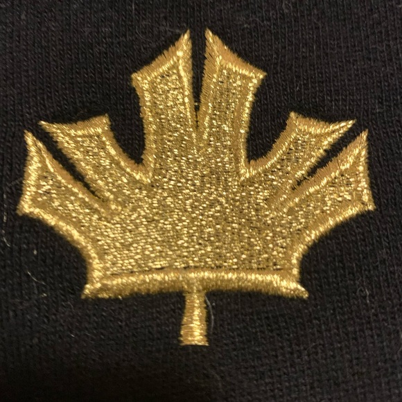 Lululemon 2010 Olympic hoodie - Picture 4 of 10